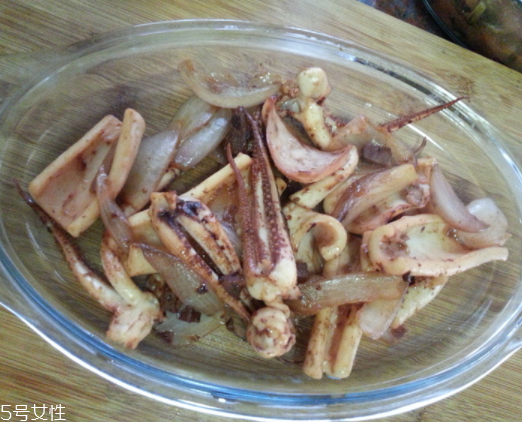 魷魚是烏賊嗎？魷魚跟烏賊是一種嗎？