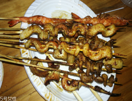 魷魚是烏賊嗎？魷魚跟烏賊是一種嗎？