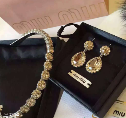 耳環(huán)掉進(jìn)洗臉池里怎么辦？耳環(huán)掉洗臉池怎么處理