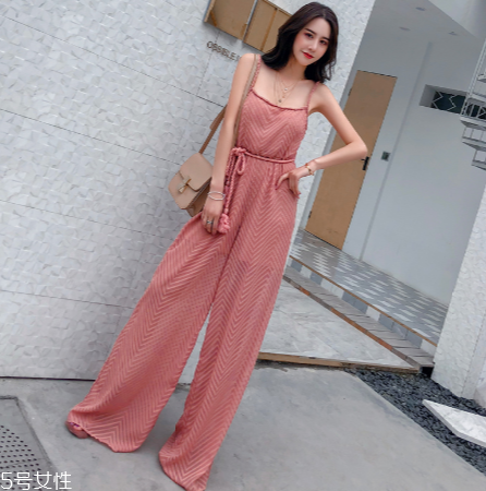 吊帶怎么搭配？吊帶搭配圖片