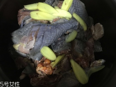 烏雞下奶嗎？烏雞怎么吃下奶？