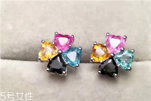 耳釘要經(jīng)常拿下來嗎？耳釘需要經(jīng)常取下來嗎