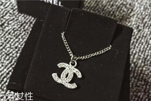 香奈兒雙c項(xiàng)鏈多少錢？chanel雙c項(xiàng)鏈專柜價(jià)格