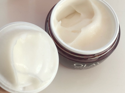 olay空氣霜怎么樣？olay空氣霜搓泥嗎？
