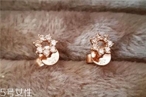 耳釘變黃怎么清洗？耳釘變黃了怎么辦？