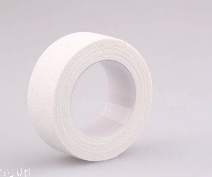 醫(yī)用膠布留下的膠痕怎么去除？