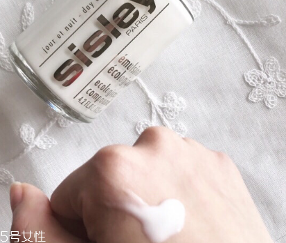 乳液可以當(dāng)晚霜用嗎？乳液當(dāng)晚霜用好嗎？