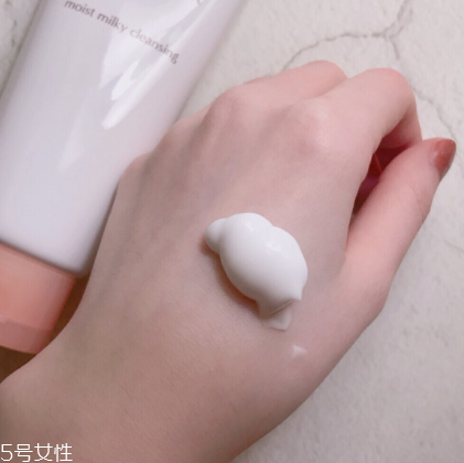 卸妝乳可以當洗面奶用嗎？卸妝乳當洗面奶用可以嗎？