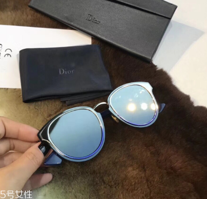 太陽鏡是玻璃鏡片嗎？太陽鏡鏡片是玻璃的嗎？