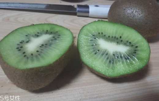 綠心獼猴桃硬的能吃嗎？硬的綠心獼猴桃能吃嗎？