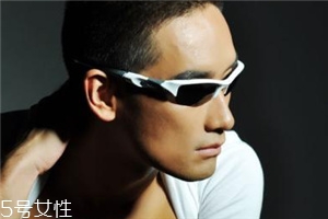 oakley眼鏡多少錢？歐克利眼鏡正品價格