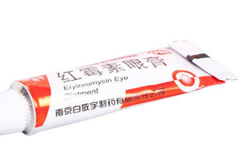 紅霉素眼膏是抗生素嗎？紅霉素眼膏含有抗生素嗎？