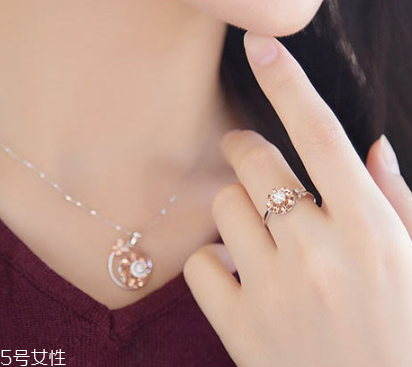 金大福和老鳳祥哪個(gè)好？金大福和老鳳祥品牌對(duì)比