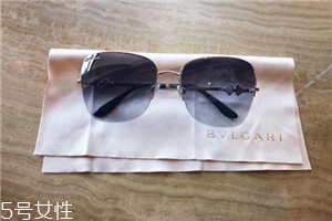 太陽鏡上的膠怎么清洗？太陽鏡上的膠水用什么洗？