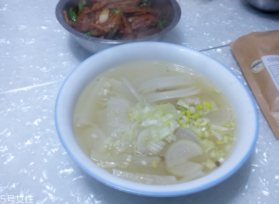 黑豬肉與白豬肉區(qū)別 黑豬肉與白豬肉哪個(gè)好吃？