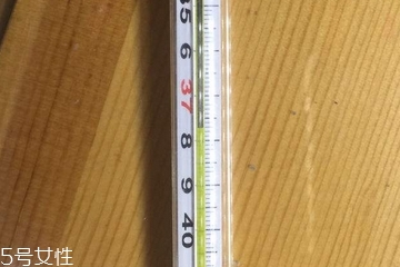 體溫計能測水溫嗎？水溫能用體溫計測嗎？