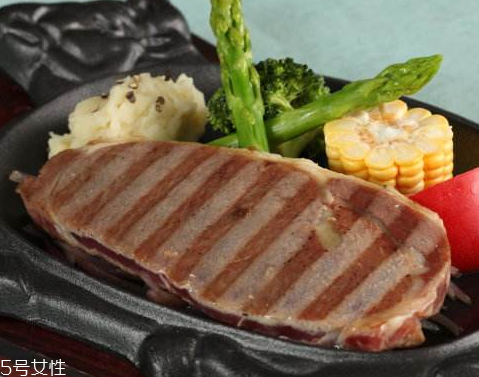 西冷牛排有肥肉嗎？西冷牛排是瘦肉嗎？