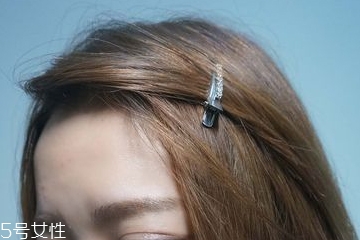 劉海長長過渡期怎么弄 用夾子夾劉海3個(gè)簡(jiǎn)單方法