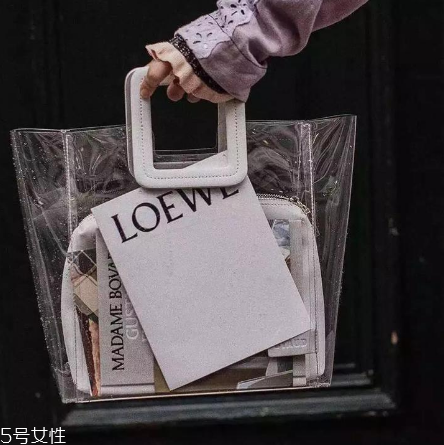 度假背什么包包好看？度假適合背什么包包？