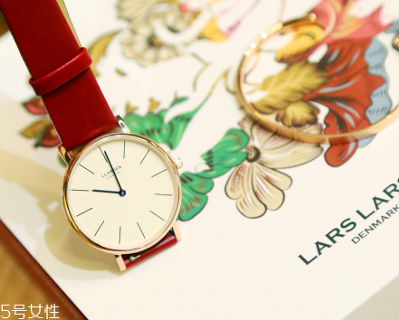 拉爾森手表和dw哪個(gè)好？lars larsen好還是dw好？