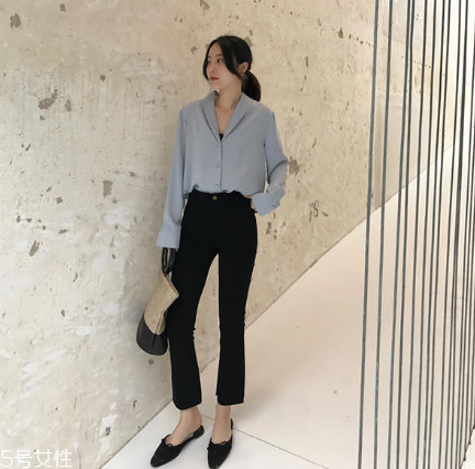喇叭褲怎么搭配顯腿長(zhǎng)？喇叭褲怎么穿顯高？