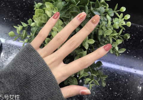 長期美甲有哪些危害 做美甲之后需要注意的事項(xiàng)