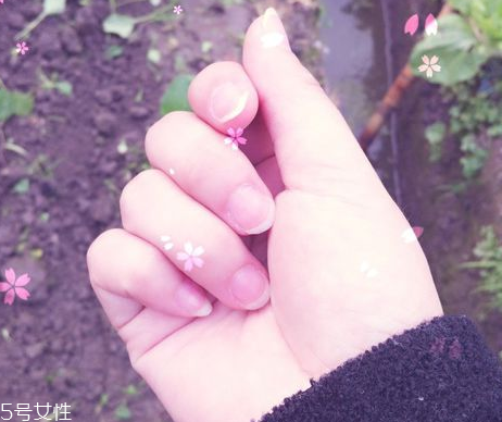 長期美甲有哪些危害 做美甲之后需要注意的事項(xiàng)