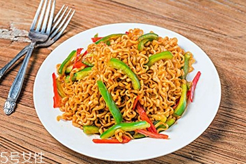 方便面是不是零食？方便面是不是發(fā)物？