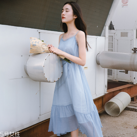 什么顏色連衣裙顯白？連衣裙什么顏色最顯白？