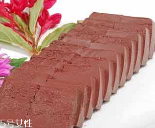 雞血會(huì)不會(huì)很臟？雞血怎么去灰塵？