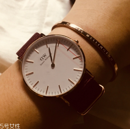手表按鈕水下可以用嗎？手表按鈕在水下能按嗎？