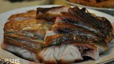 青魚能做魚干嗎？青魚怎么做成魚干？