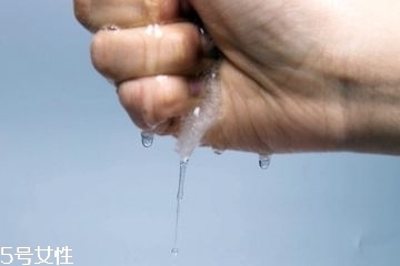 精華液可以收縮毛孔嗎？精華液能不能收縮毛孔？