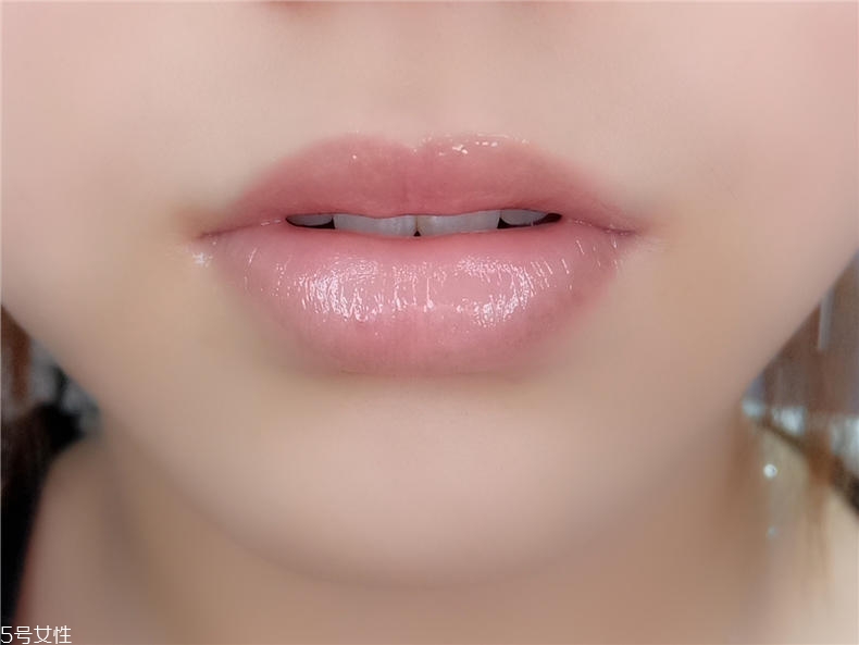 橙色系唇妝怎么畫(huà) 適合夏天的橙色系唇妝教程