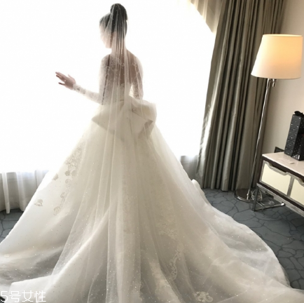 婚紗能干洗嗎？婚紗干洗會(huì)有損害嗎？