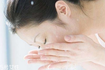 敏感肌能用煙酰胺嗎？煙酰胺過敏肌可以用嗎？