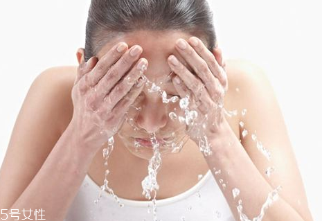 敏感肌可以用水楊酸嗎？水楊酸適合敏感肌嗎？