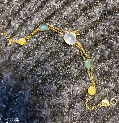翡翠手鏈怎么鑒定真假？翡翠手鏈真假辨別