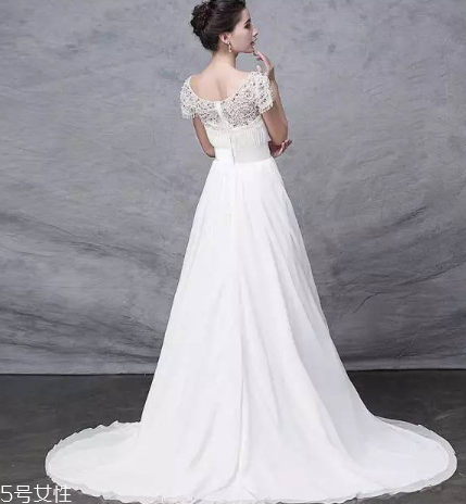 婚紗什么時候定？婚紗提前多長時間定？