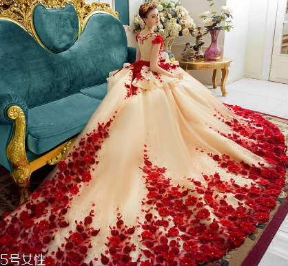 婚紗上的口紅怎么處理？婚紗蹭上口紅能洗掉嗎？