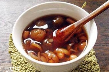 花生衣能和蜂蜜一起吃嗎？花生衣和桑棗一起煮會(huì)怎樣？