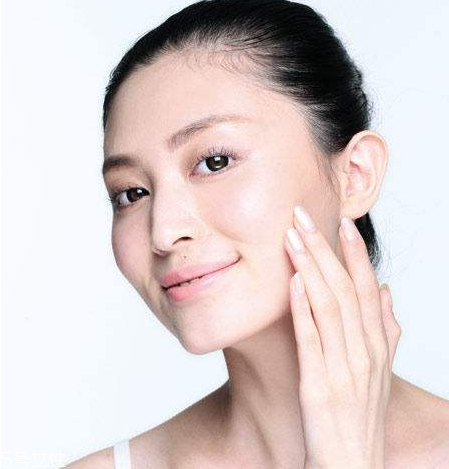 干皮可以用散粉嗎？皮膚干用什么散粉？