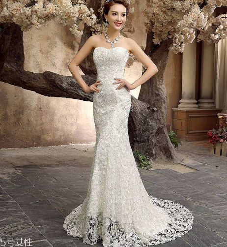 婚紗后面的帶子怎么系？婚紗后背綁帶系法