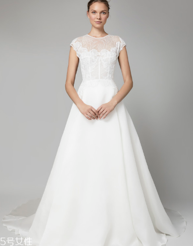 婚紗后面的帶子怎么系？婚紗后背綁帶系法