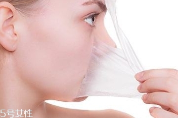 干皮臉上出油怎么辦？干性皮膚出油是為什么？