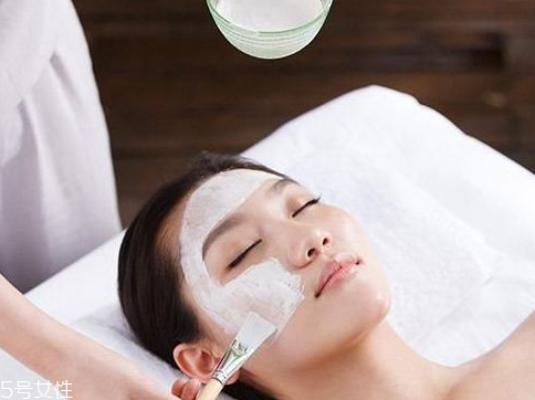 干皮臉上掉皮怎么辦？臉特別干脫皮怎么辦？