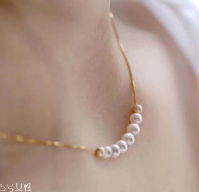珍珠項鏈能戴著洗澡嗎？珍珠項鏈洗澡要摘下嗎？