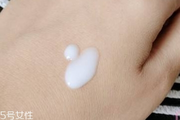 乳液倒不出來怎么辦？玻璃瓶乳液怎么倒出來？