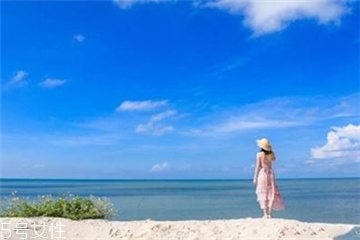 女生去海邊穿什么衣服？海邊度假怎么穿搭顯瘦？