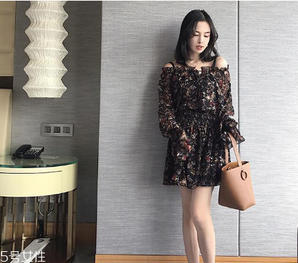 女生去海邊穿什么衣服？海邊度假怎么穿搭顯瘦？